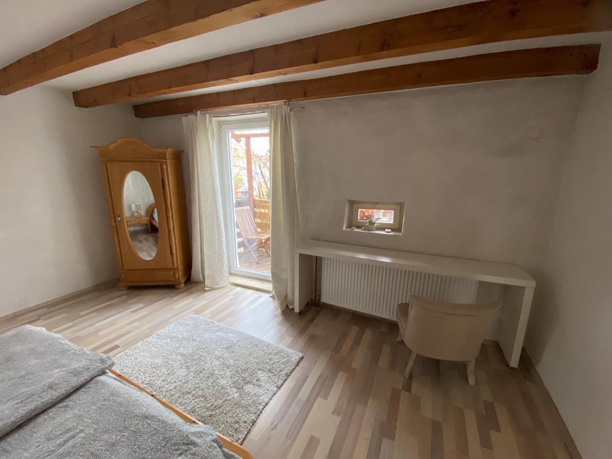 Ferienwohnung Mit Schoener Terrasse. Ellerstadt Extérieur photo